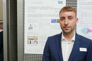 Fabian Diewald errang den 3. Preis Arbeit zum Thema „Charakterisierung von Mikroschäden und Heilungseffekten in Betonbauteilen mittels Ultraschalls“.