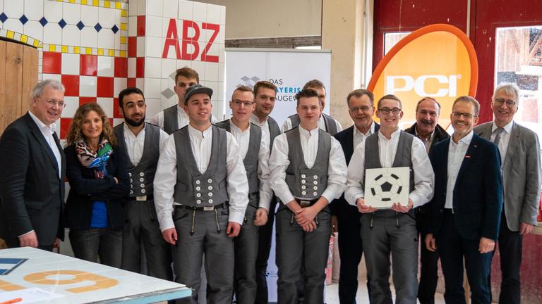 Begabtenförderung für junge Fliesenleger geht in 2. Runde