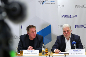 Verbandspräsident Georg Gerhäuser auf der Pressekonferenz.