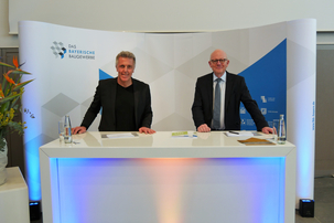 Wolfgang Schubert-Raab, Präsident der Bayerischen Baugewerbeverbände, führte gemeinsam mit Moderator Alexander Tauscher durch die Online-Veranstaltung. Moderatoren