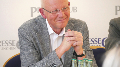 Präsident Wolfgang Schubert-Raab auf der Pressekonferenz