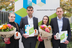 Die Preisträgerinnen und Preisträger des Hochschulpreises 2024 v.l.n.r.: Erika Matjuch (3. Preis), Enes Aksoy (3. Preis), Franziska Amberger (1. Preis), Max Peetz (2. Preis).